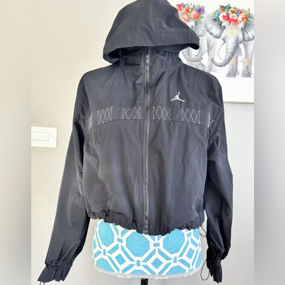 Jordan Sport Women's Lightweight Jacket Size Small